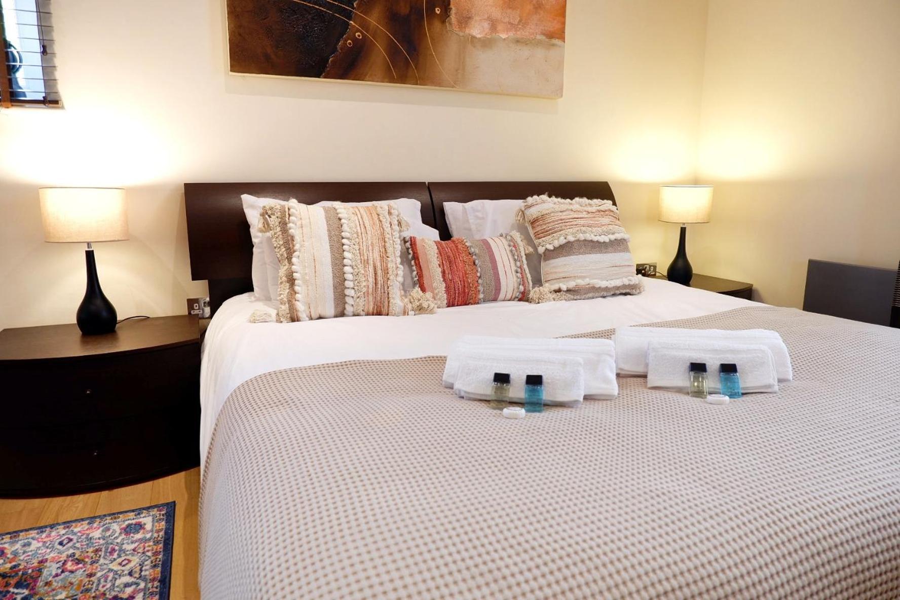 Stunning Apartment Close To Cambridge Station With Free Parking! Екстериор снимка